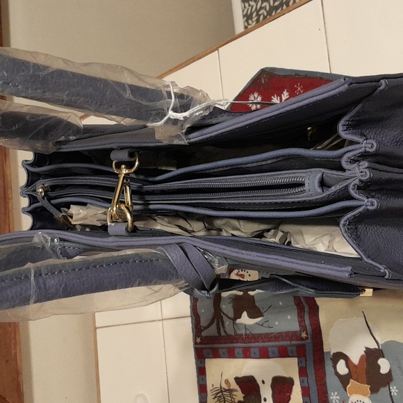 NWOT Joy & Iman periwinkle/lavender designer handbag. - Picture 3 of 13